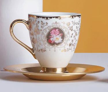 ACAR AHENK Set de 6 tasses à café en porcelaine et métal ACAR AHENK 6'lı Porselen Kahve Fincan ACAR AHENK Set mit 6 Kaffeetassen aus Porzellan und Metall