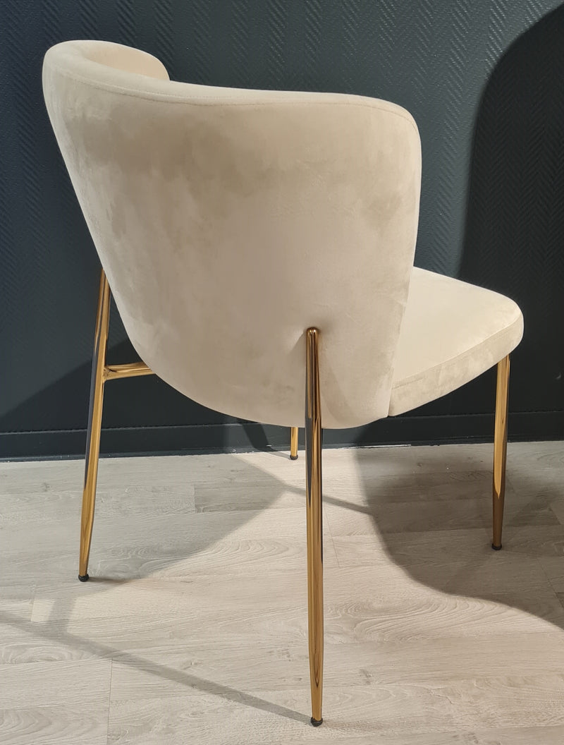 Chaise de salon, séjour et salle à manger PARS - Design et moderne - Crème - Pieds en métal doré - Bella Home PARS Stuhl für Wohn-, Esszimmer und Wohnzimmer - Design und Moderne - Creme - Füße aus vergoldetem Metall - Bella Home PARS oturma odası, oturma odası ve yemek odası sandalyesi - Tasarım ve modern - Krem - Altın metal ayaklar - Bella Home