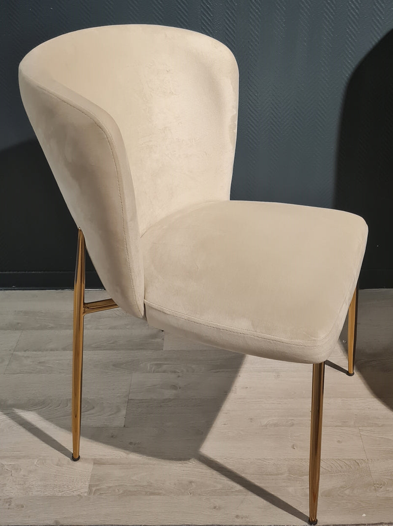 Chaise de salon, séjour et salle à manger PARS - Design et moderne - Crème - Pieds en métal doré - Bella Home PARS Stuhl für Wohn-, Esszimmer und Wohnzimmer - Design und Moderne - Creme - Füße aus vergoldetem Metall - Bella Home PARS oturma odası, oturma odası ve yemek odası sandalyesi - Tasarım ve modern - Krem - Altın metal ayaklar - Bella Home